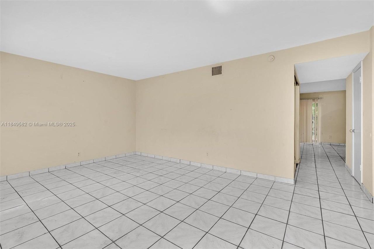 3750 Sw 60th Ter #1 - Photo 4 of 50