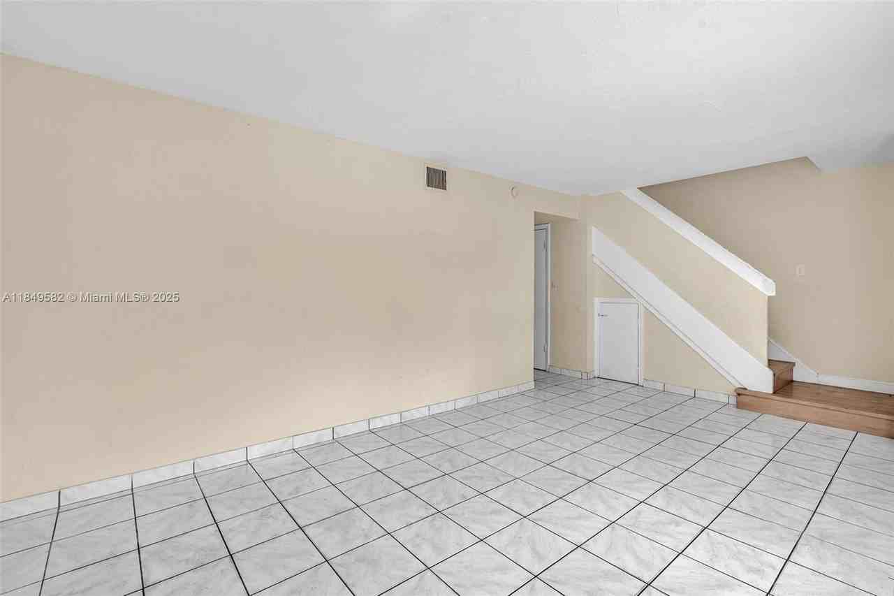 3750 Sw 60th Ter #1 - Photo 7 of 50