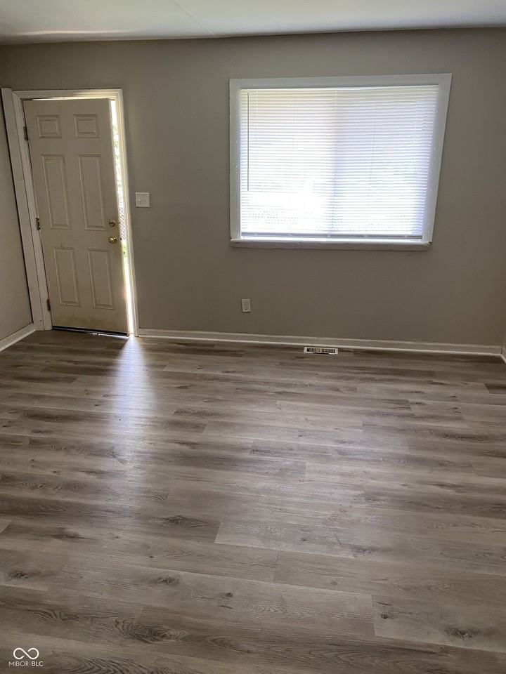 1322 Norton Avenue - Photo 4 of 13