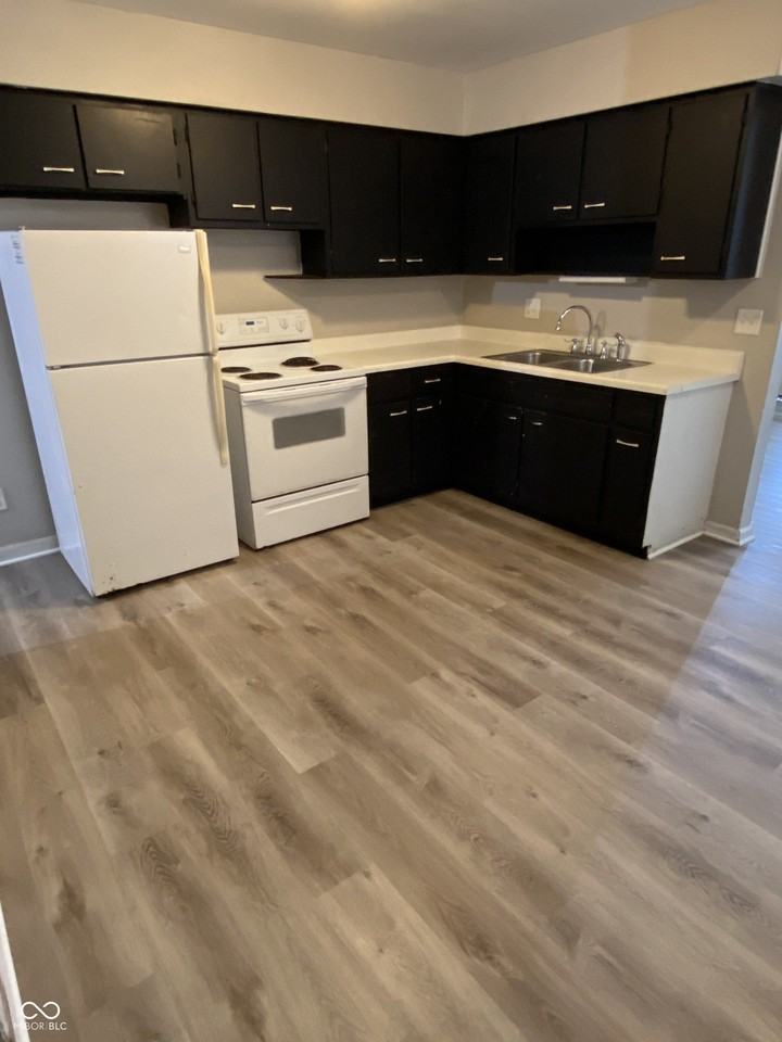 1322 Norton Avenue - Photo 7 of 13