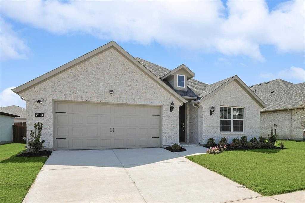 321 Portina Drive - Photo 4 of 35