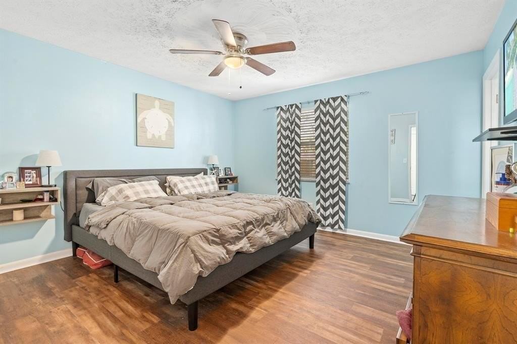 581 Nw Cornell Ave - Photo 3 of 11