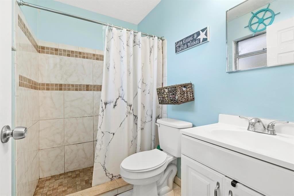 581 Nw Cornell Ave - Photo 6 of 11