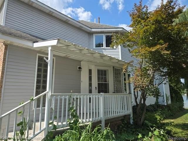 1664 S Newman Rd - Photo 2 of 39