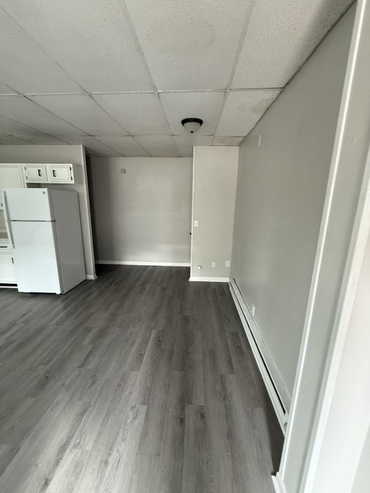 1897 Clarke Drive - Photo 3 of 8