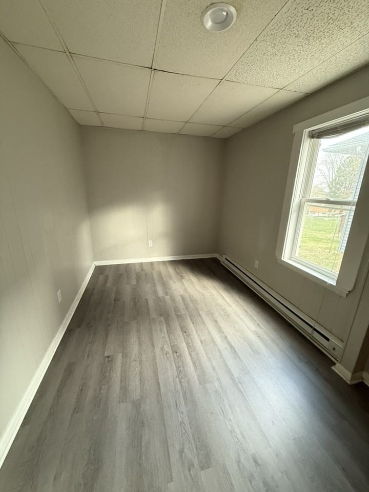 1897 Clarke Drive - Photo 7 of 8