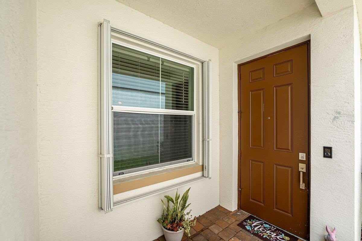 12516 Nw Toblin Ln - Photo 4 of 32