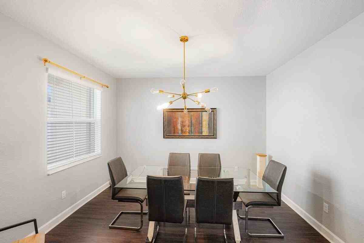 12516 Nw Toblin Ln - Photo 6 of 32