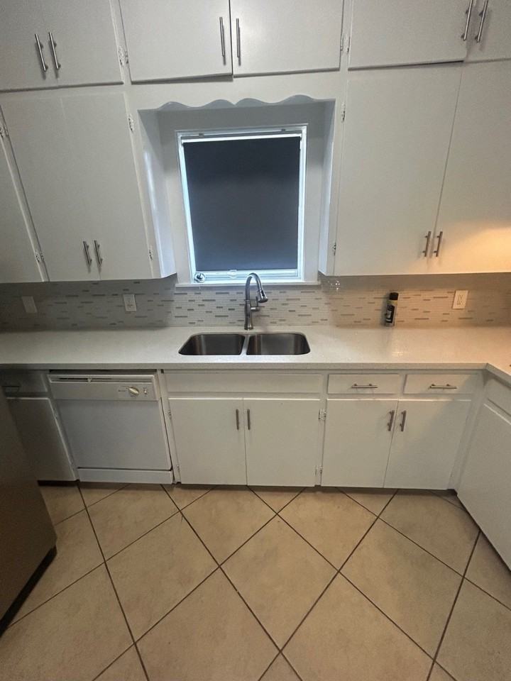 3909 Avenue M Rear - Photo 2 of 14