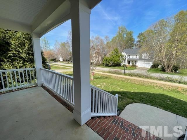 2212 Becketts Ridge Dr - Photo 2 of 37