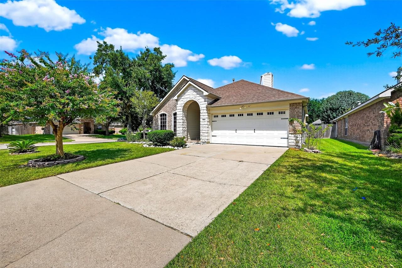 4826 Claymill Ct - Photo 2 of 37