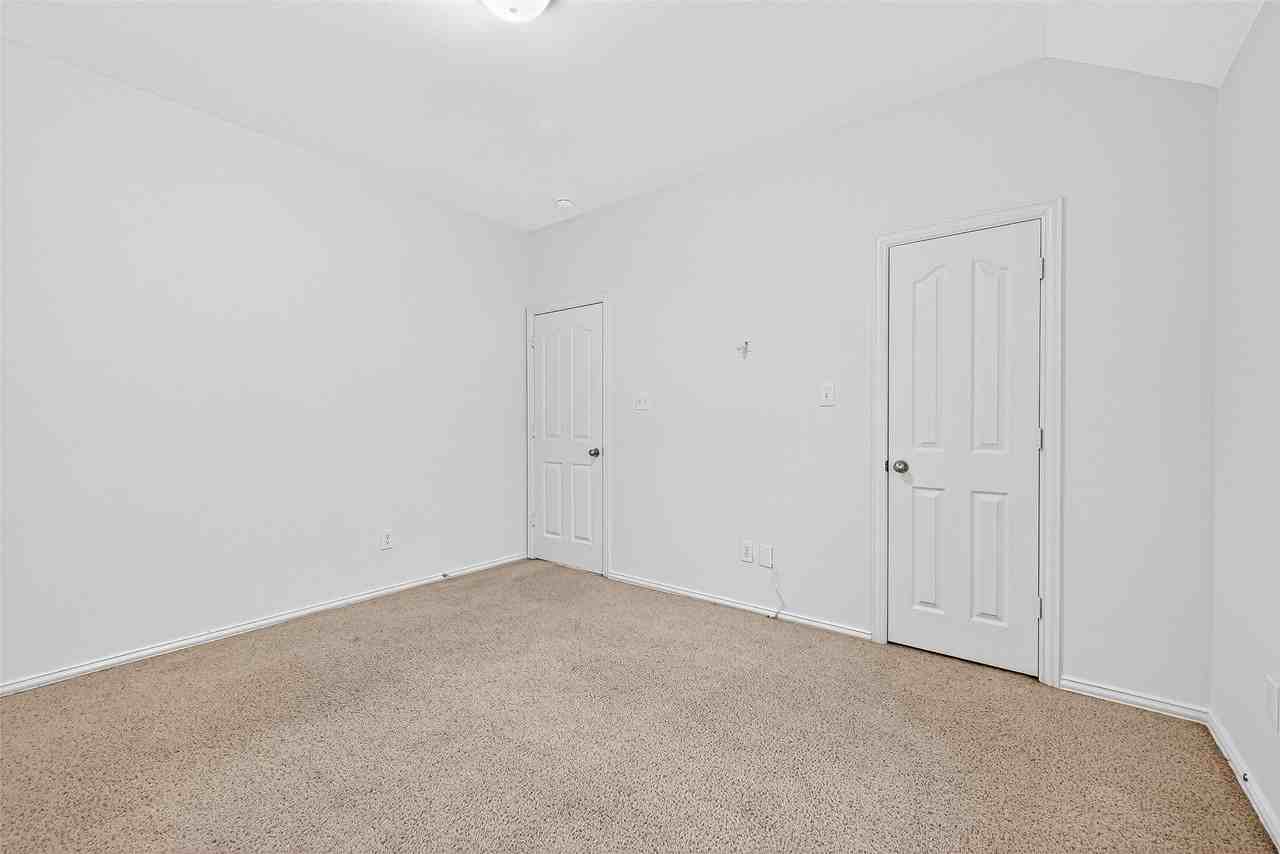 4826 Claymill Ct - Photo 7 of 37