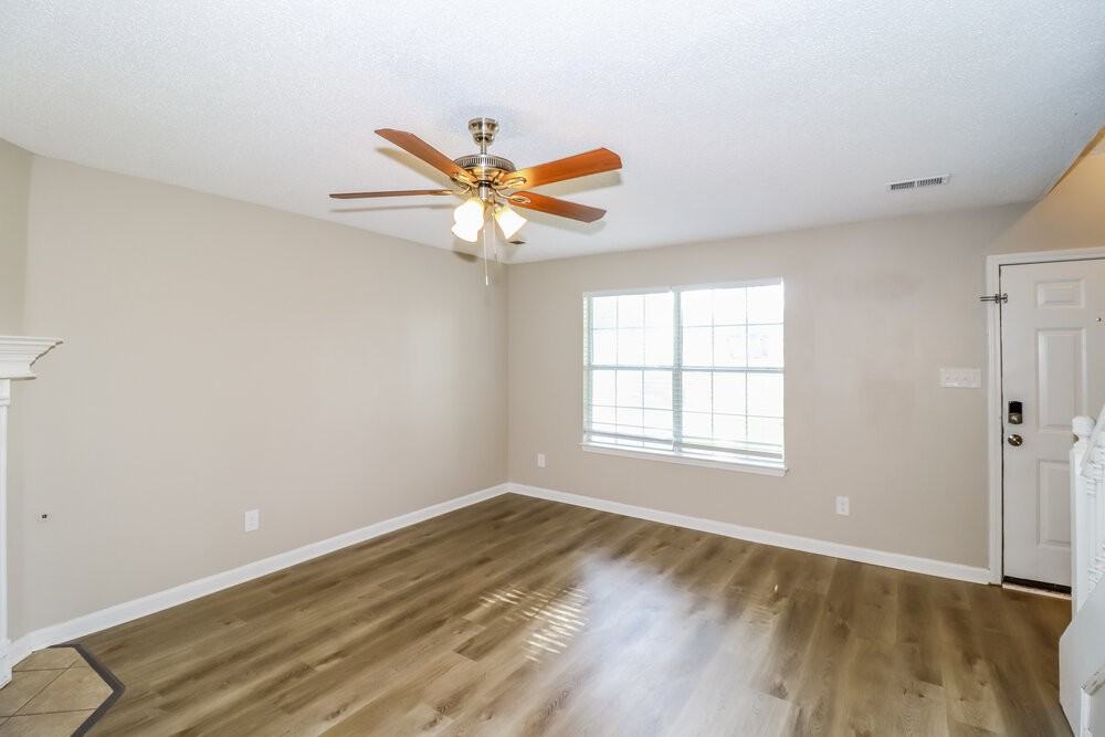 7444 Holly Grove Dr - Photo 5 of 17