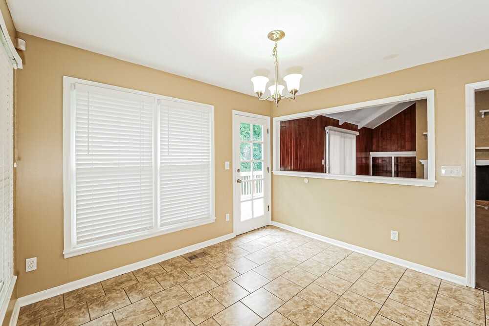 9004 Arlington Ct - Photo 7 of 17