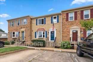 1033 N George Mason Dr - Photo 1 of 1