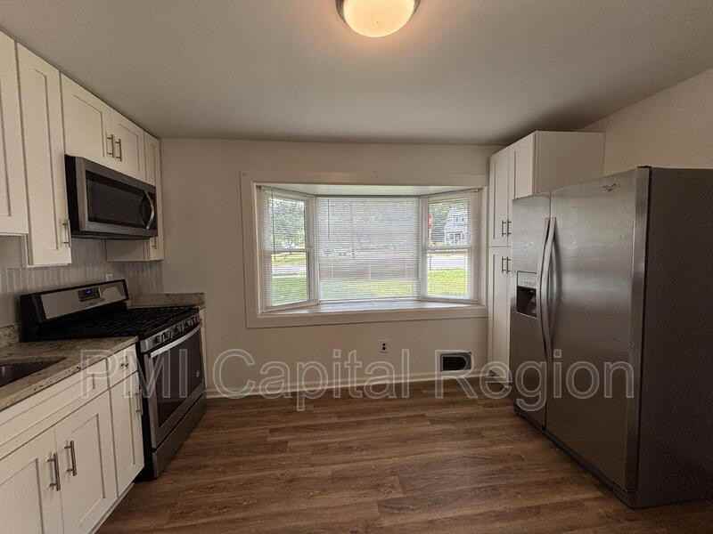 5830 Vandegrift Ave - Photo 3 of 21