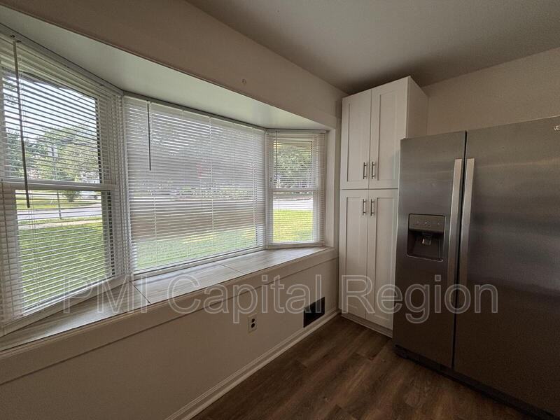 5830 Vandegrift Ave - Photo 5 of 21