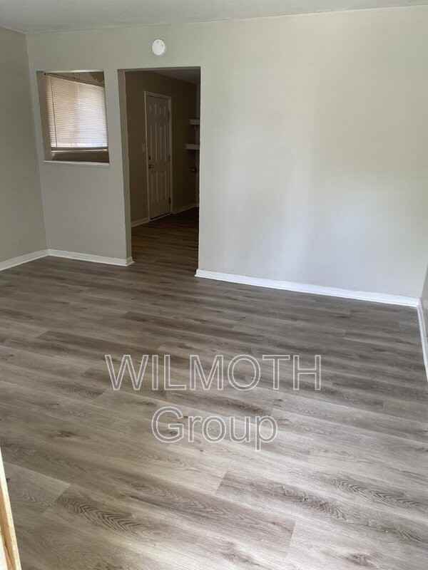 1322 Norton Ave - Photo 3 of 13