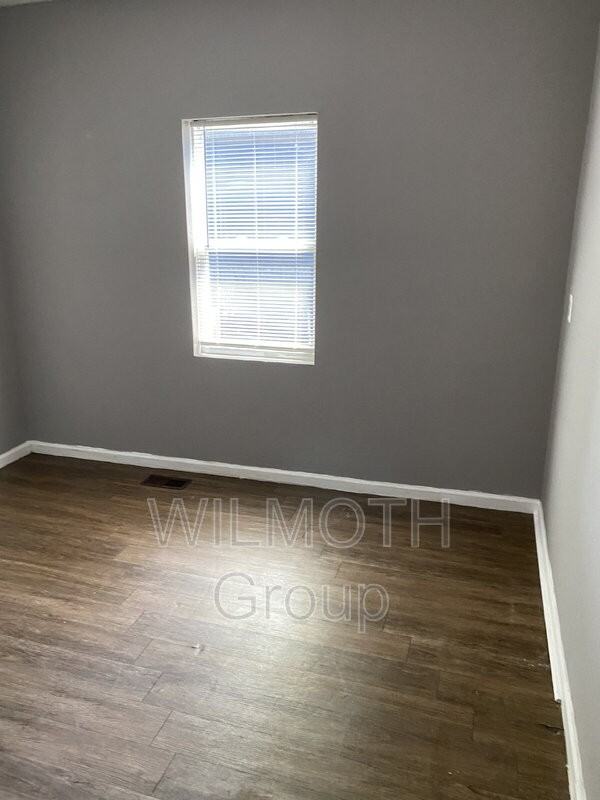 1129 N Rural St #E - Photo 4 of 8