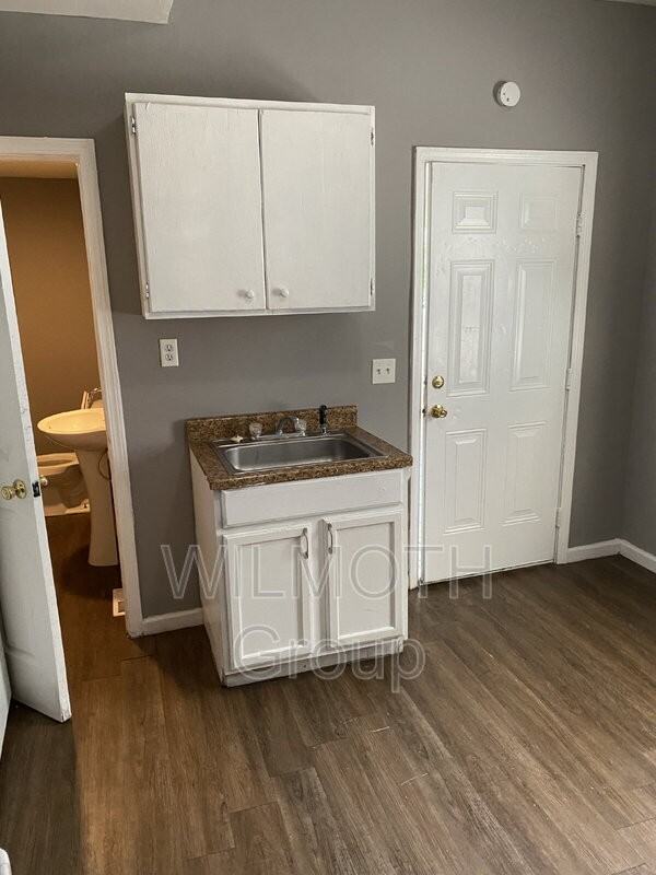 1129 N Rural St #E - Photo 5 of 8