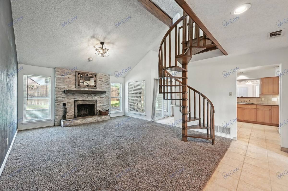 1903 Reverchon Dr - Photo 3 of 10