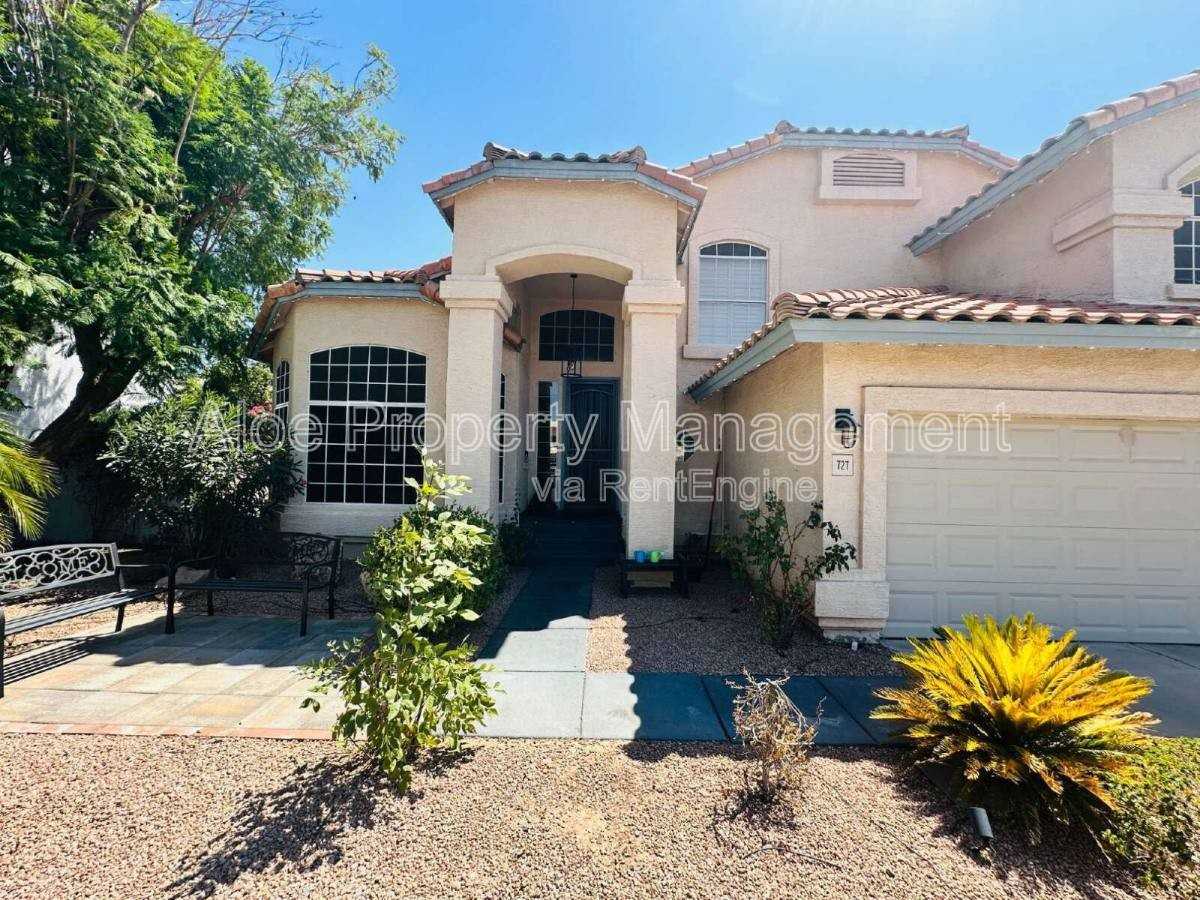 727 W Mendoza Cir - Photo 2 of 10