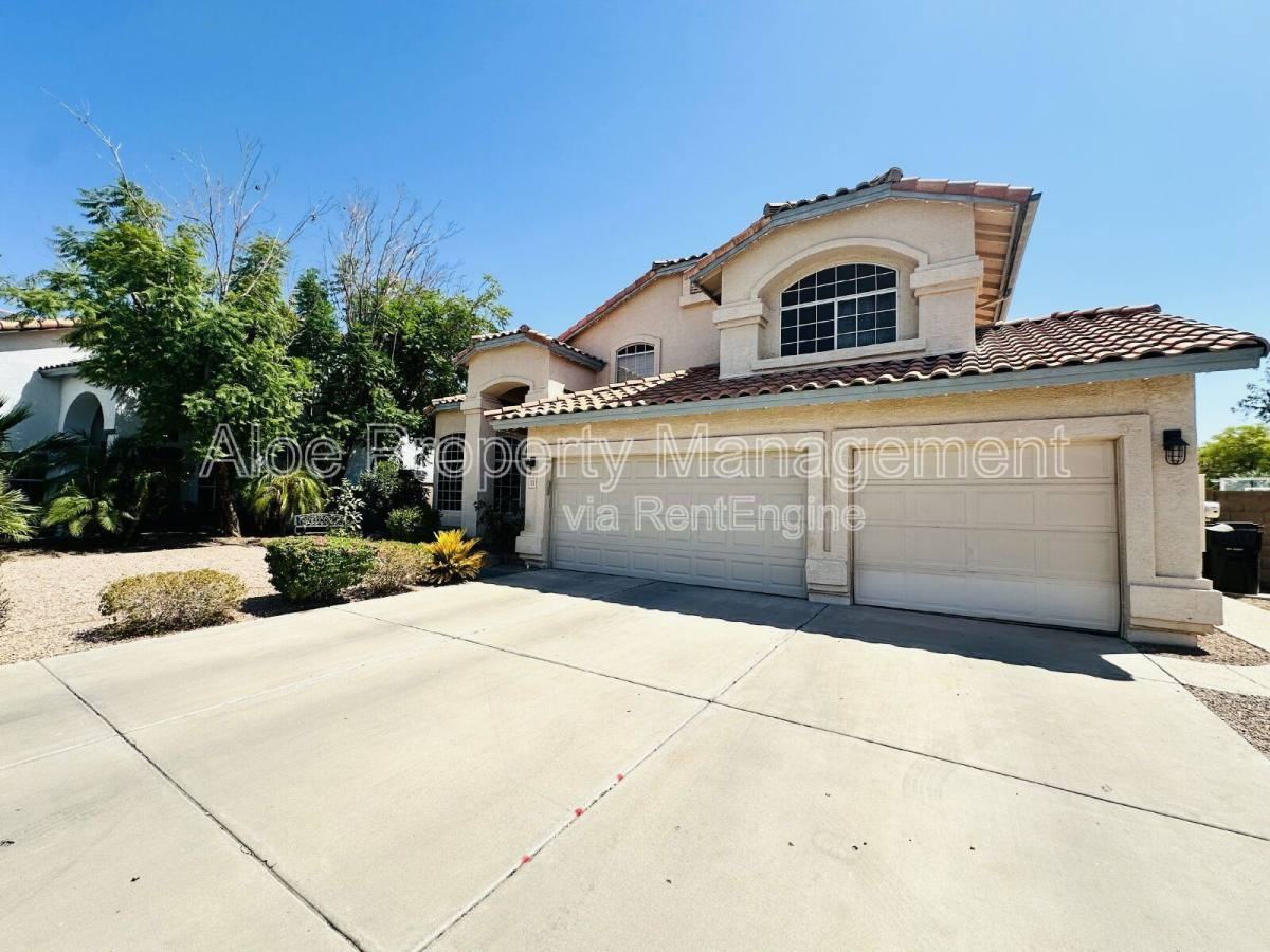 727 W Mendoza Cir - Photo 3 of 10