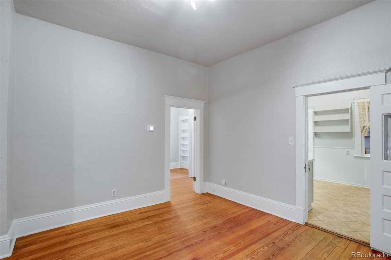 316 E Plum St - Photo 3 of 24