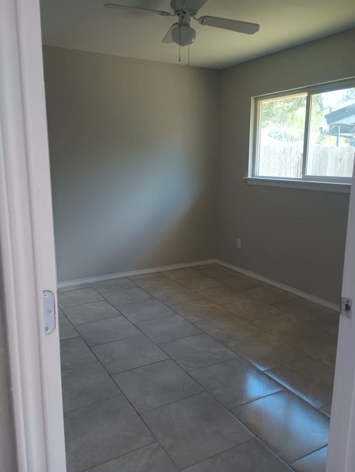 121 Green Trail Drive - Photo 6 of 8