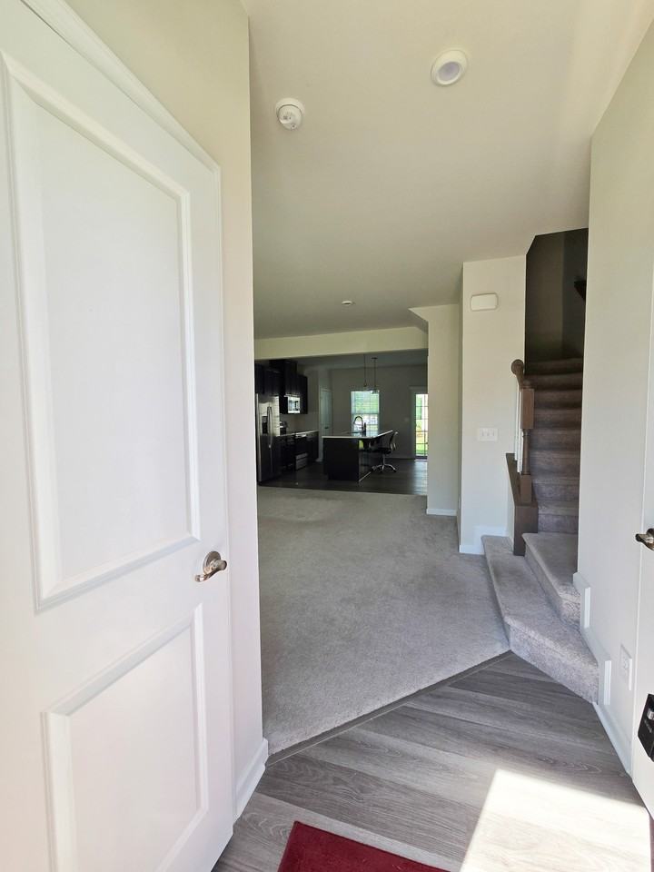 8601 Red Canyon Way - Photo 2 of 37