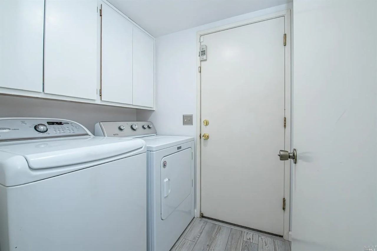 1335 Phillip Way #NA - Photo 7 of 15