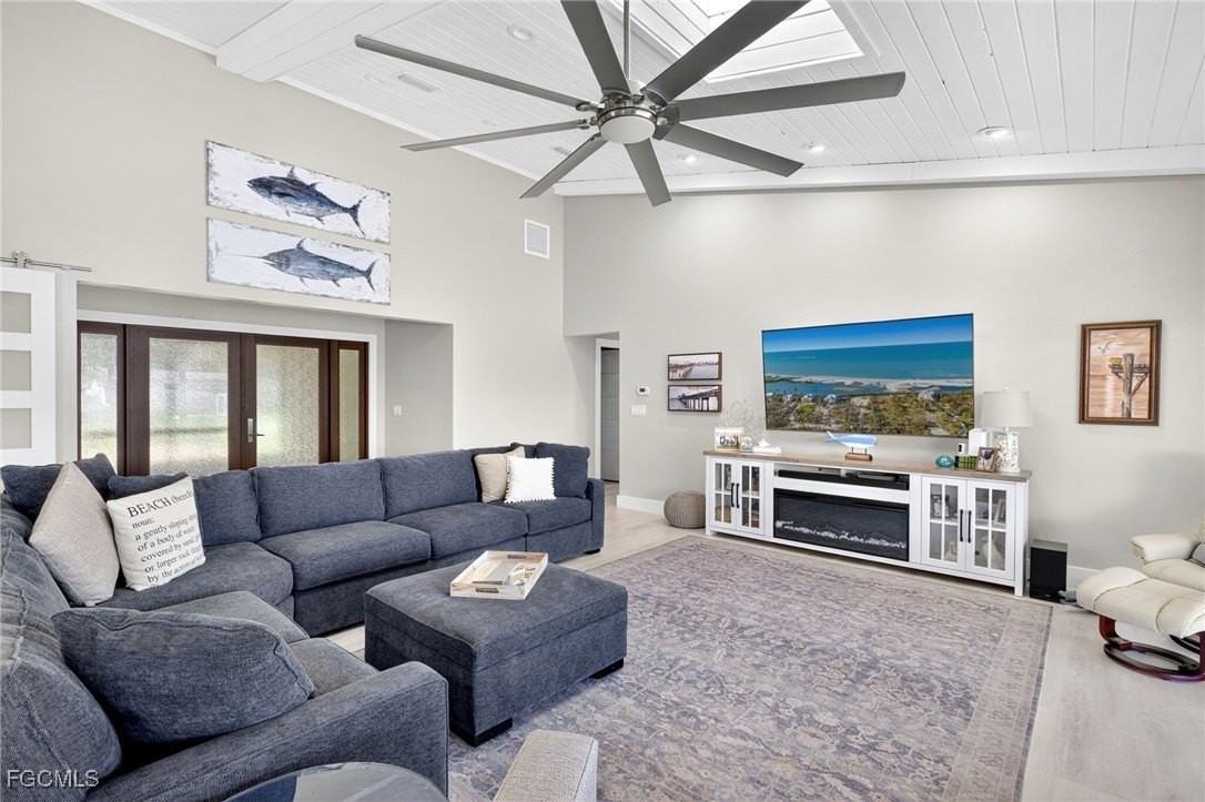 611 Sw 57th St - Photo 4 of 24