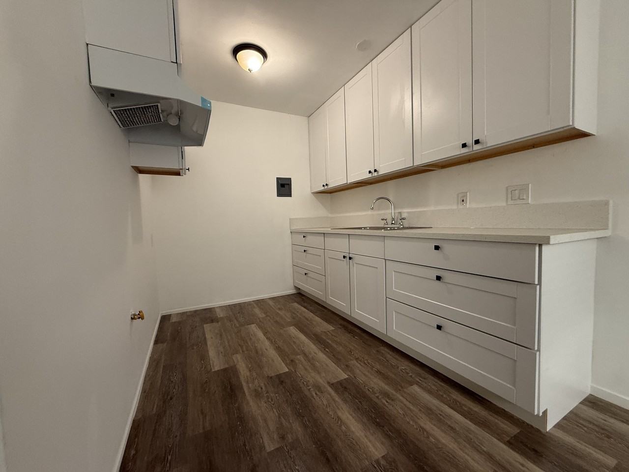 15319 South White Avenue - Photo 2 of 26