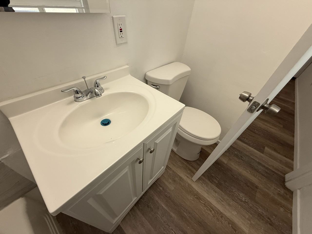 15319 South White Avenue - Photo 7 of 26