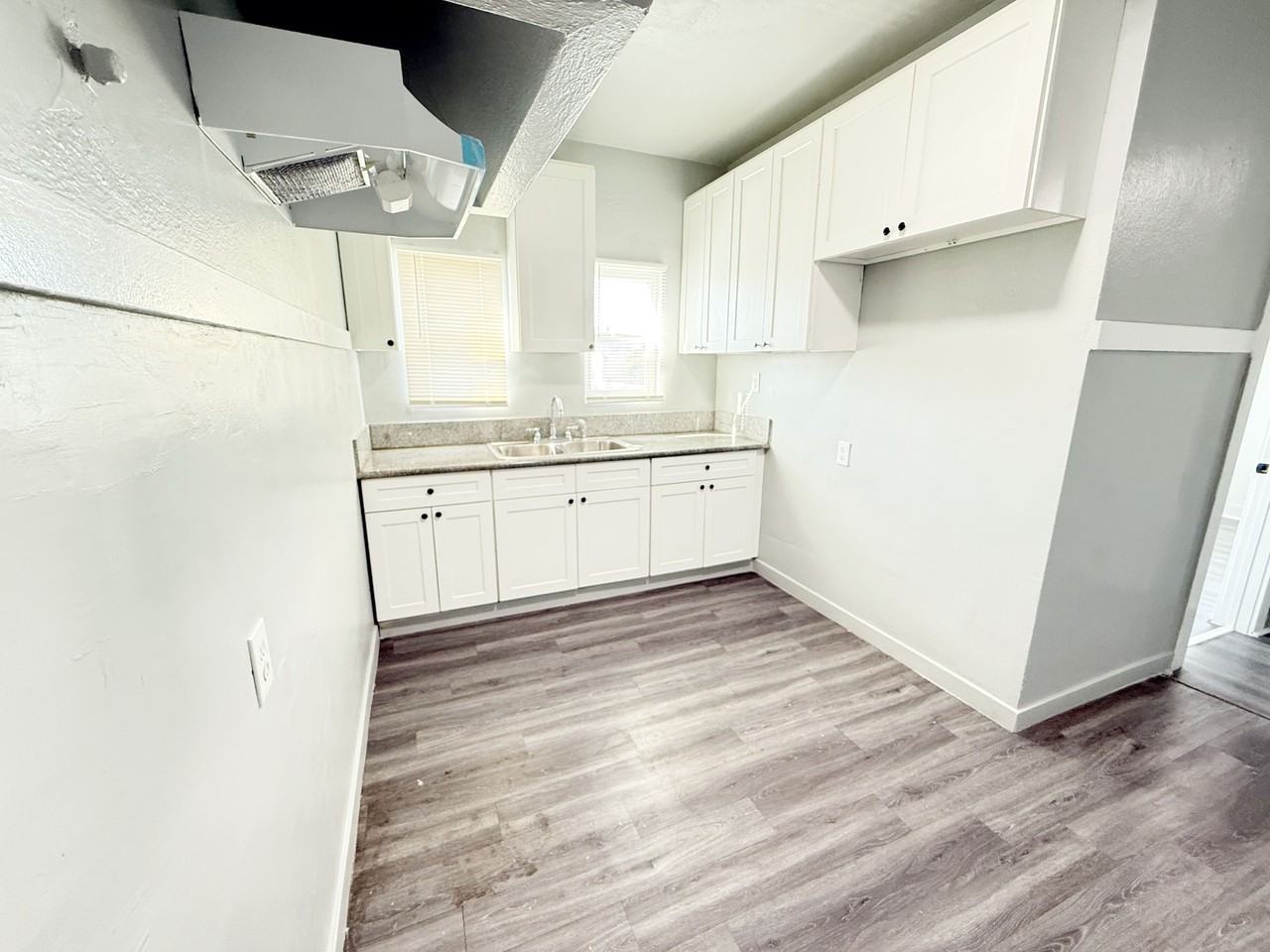404 North Fries Avenue - Photo 3 of 4
