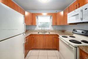 featured image of 2675 Lakehaven Rd #2675