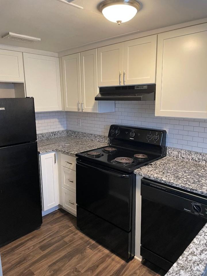 530 Orangeburg Road - Photo 2 of 10