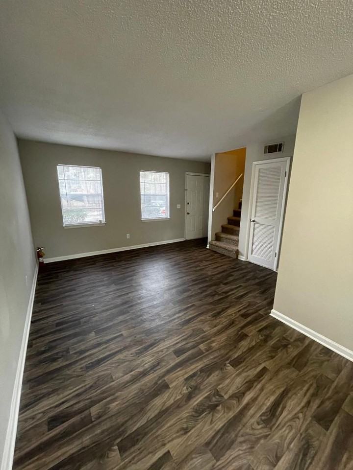 530 Orangeburg Road - Photo 5 of 10