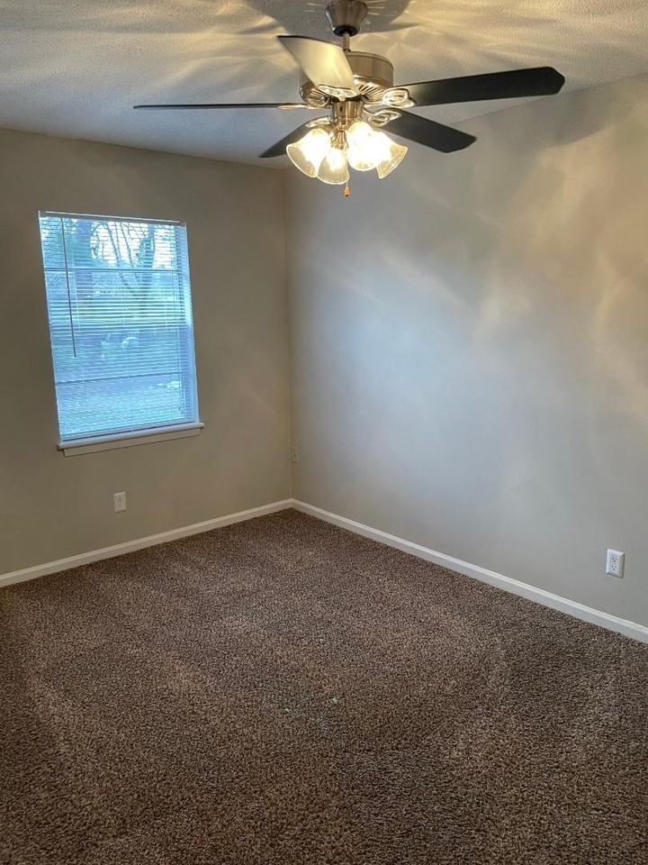 530 Orangeburg Road - Photo 7 of 10