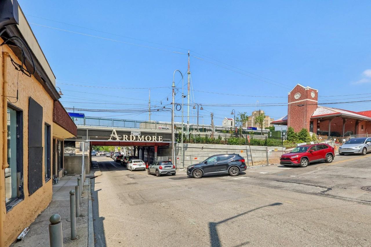 2337 Haverford Rd - Photo 5 of 6