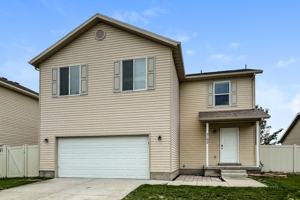 featured image of 2192 E Cedar Trails Way