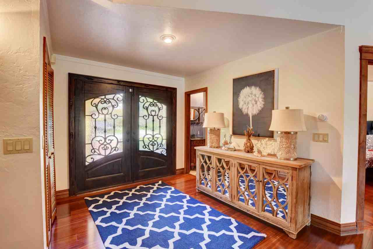 2570 Nw 27th St - Photo 4 of 46