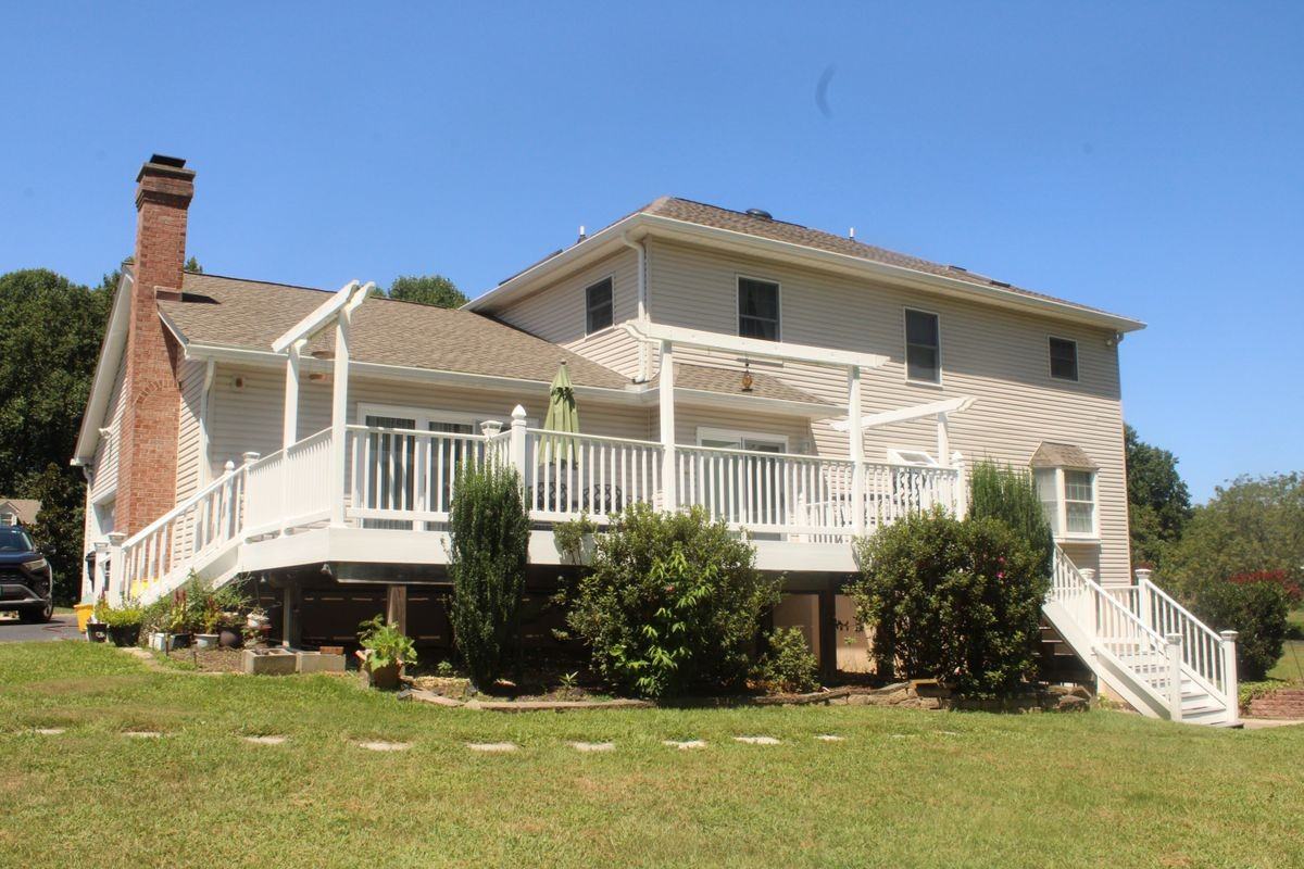 8843 Stratford Ct - Photo 3 of 5