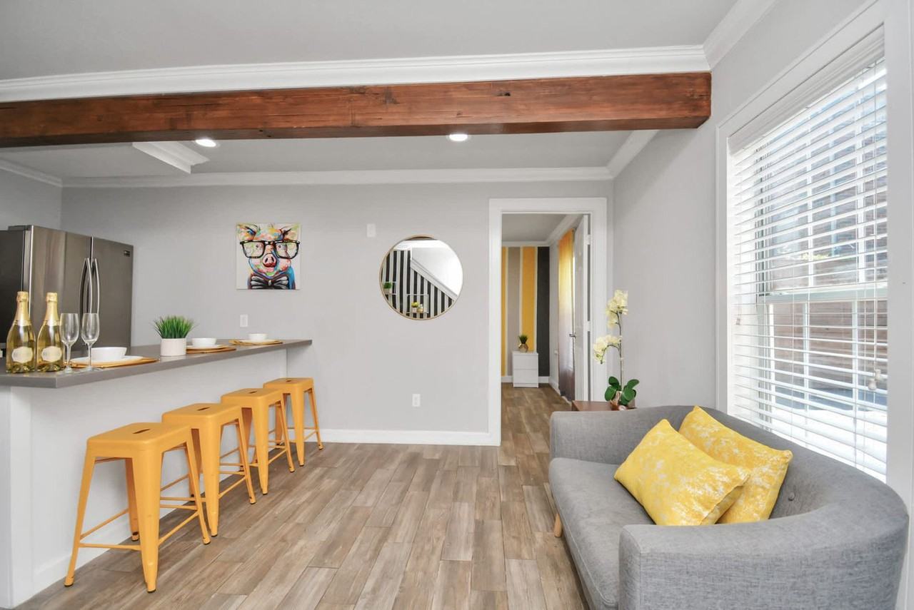 2615 Arbor Street - Photo 3 of 95