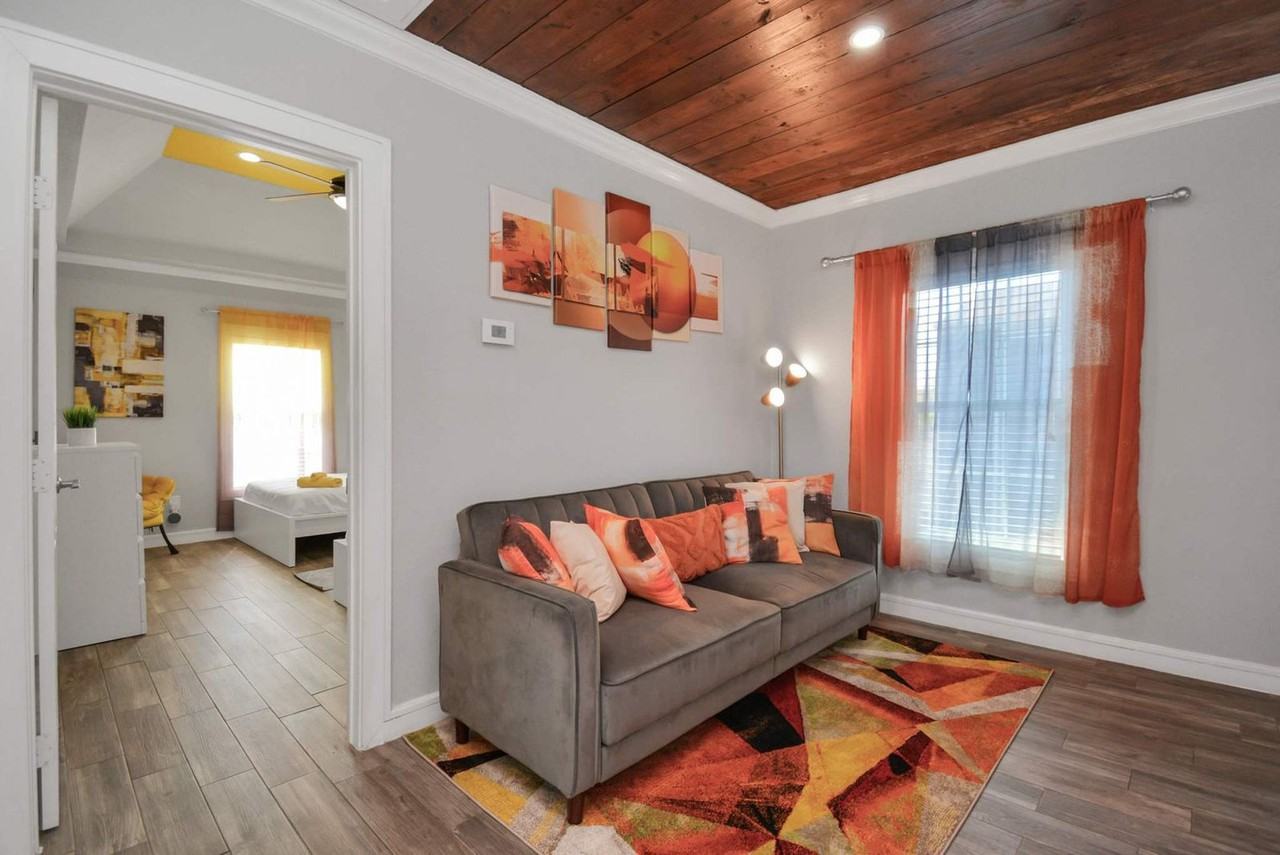 2615 Arbor Street - Photo 6 of 95