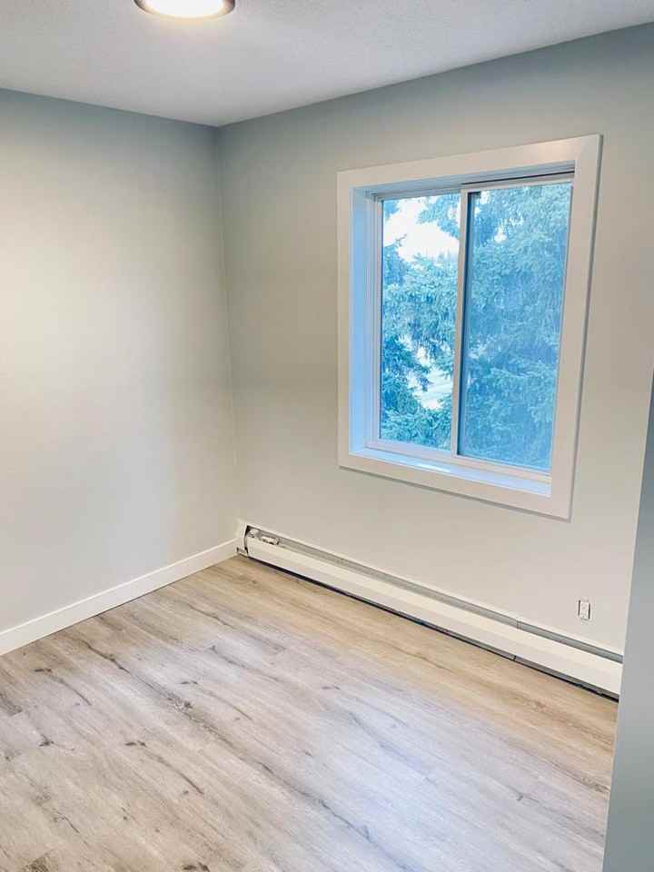 12525 118 Avenue Northwest #8 - Photo 3 of 9