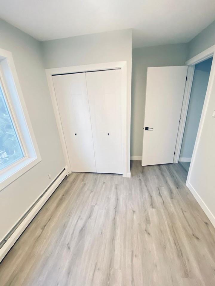 12525 118 Avenue Northwest #12 - Photo 5 of 9