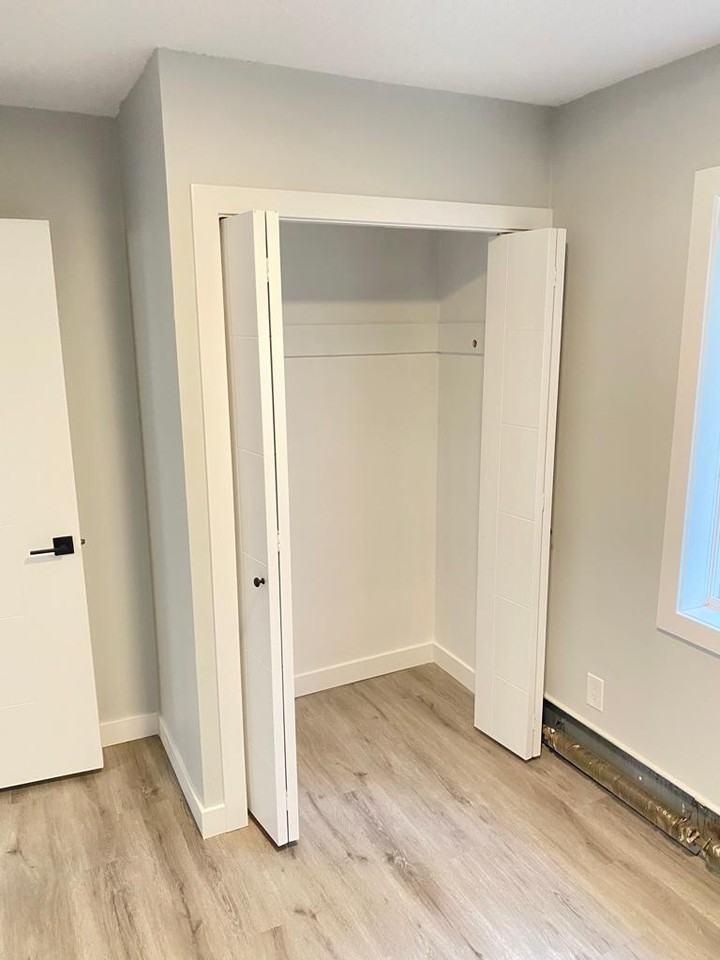 12525 118 Avenue Northwest #12 - Photo 6 of 9