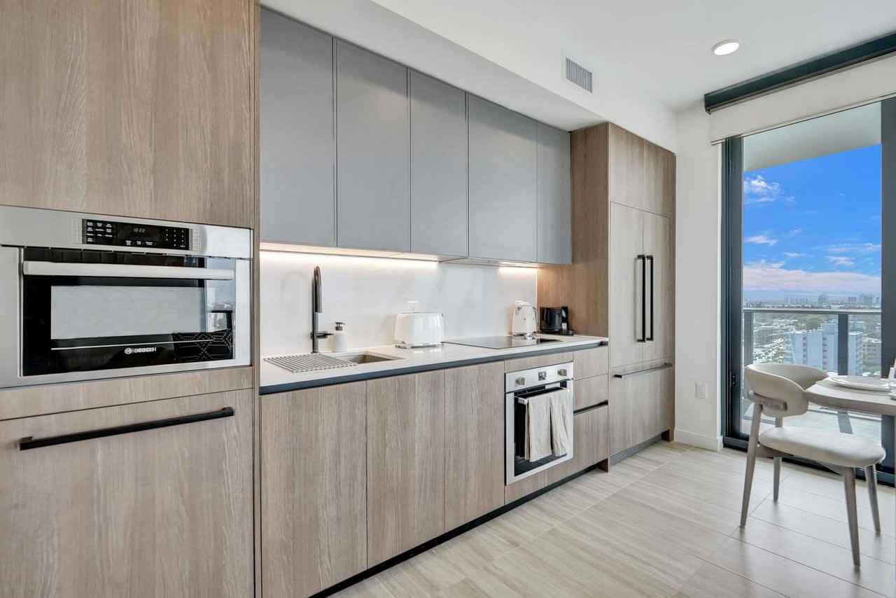 580 72nd Street - Photo 6 of 36