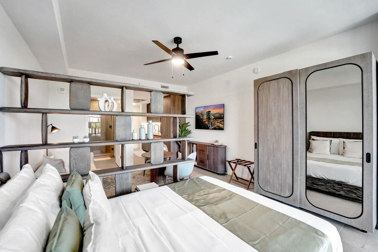 580 72nd Street - Photo 6 of 29